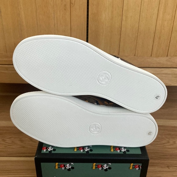 Gucci x Disney Slip On (British Sizing - fit closer to US Men 8-8.5/Women 9-9.5) - Picture 4 of 10